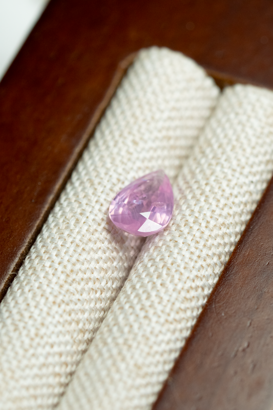 0.95ct Pear Light Pink Sapphire