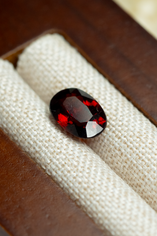 1.90ct Oval Spessartite Garnet