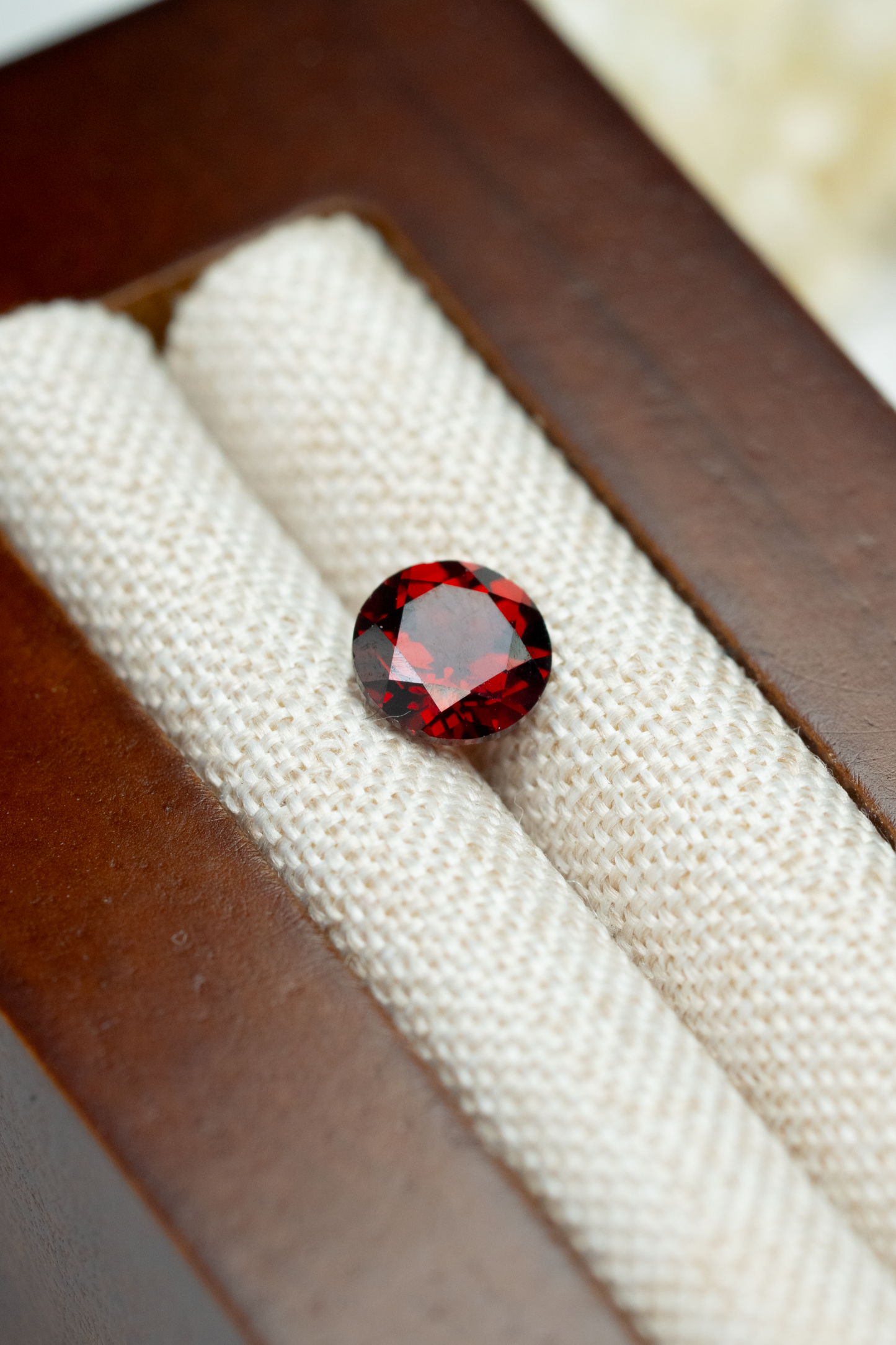 1.0ct Round Garnet