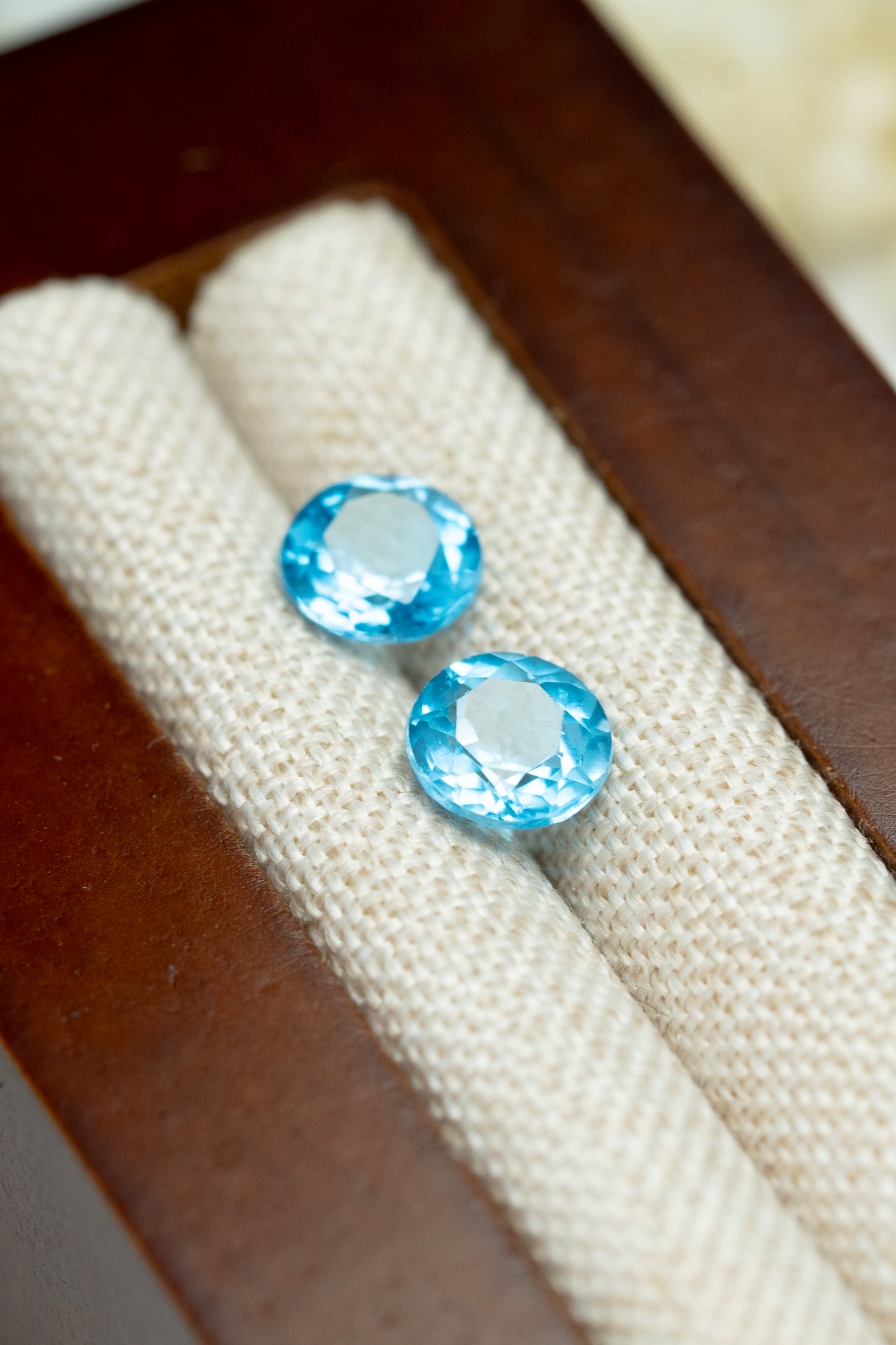 0.9ct Round Swiss Blue Topaz