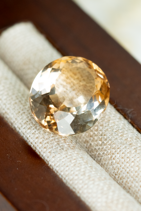 9.75ct Oval Champagne Topaz