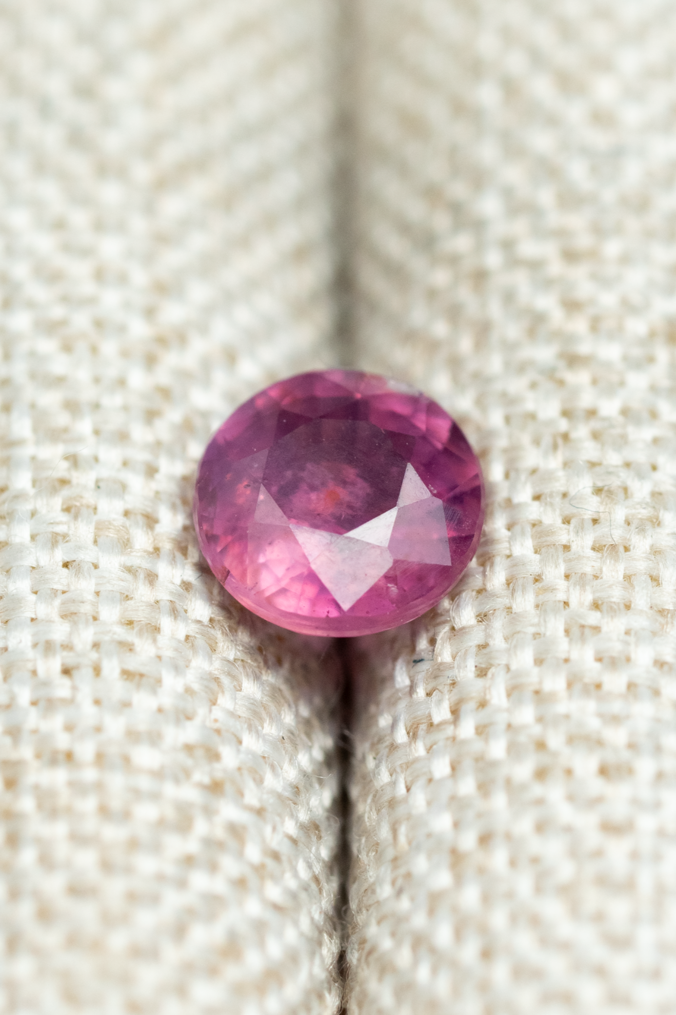 0.78ct Round Pink Sapphire