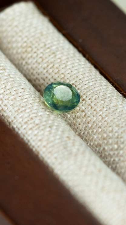 0.66ct Round Bi-Colour Blue Green Sapphire